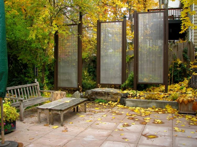 Sichtschutz Garten selber bauen Glas Zaun selbst gestalten Metall Befestigung