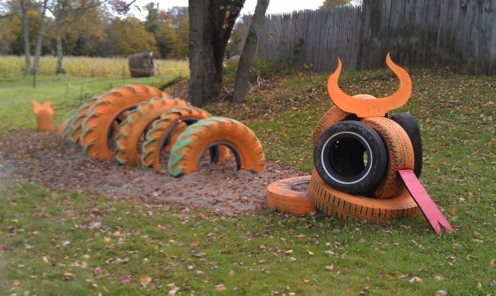 Spielgeräte Garten Kletteranlage Drachen alte Reifen selber machen