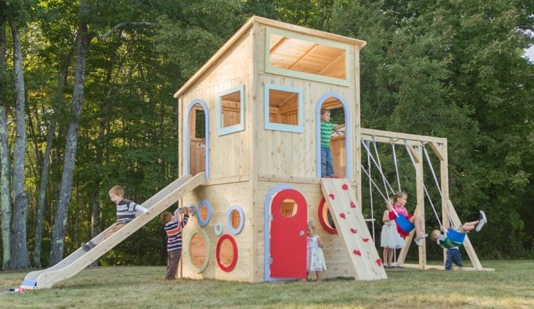 Spielhaus im Garten – modernes Kinderspielhaus aus Holz