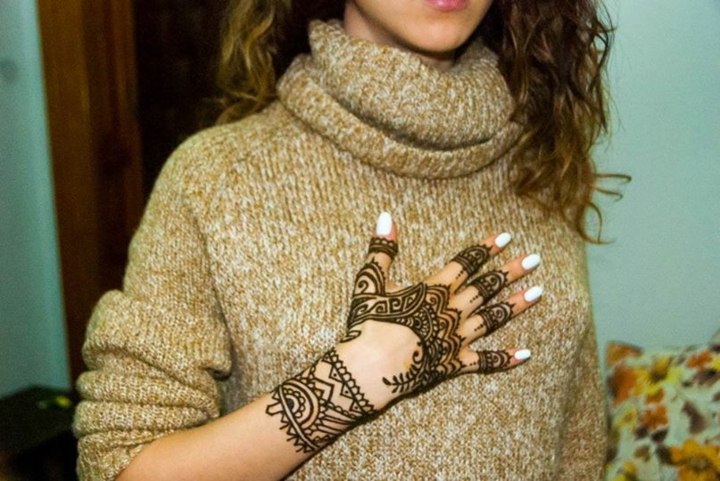 Tattoo-Handgelenk-Bilder-Henna-Motive-Ideen-Beispiele