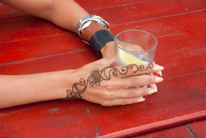 Tattoo-Handgelenk-Frauen-Henna-Kette-Bilder-Ideen