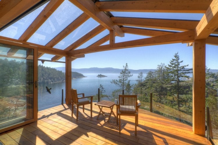 Terrassenüberdachung-Holz-Glas-Villa-Wald-Ideen-bauen