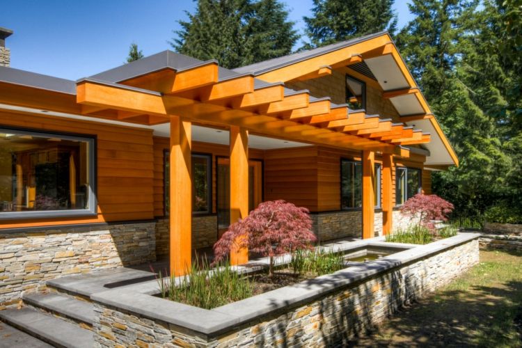 Terrassenüberdachung-Holz-Sonnenschutz-Holz-Pfosten-Ideen