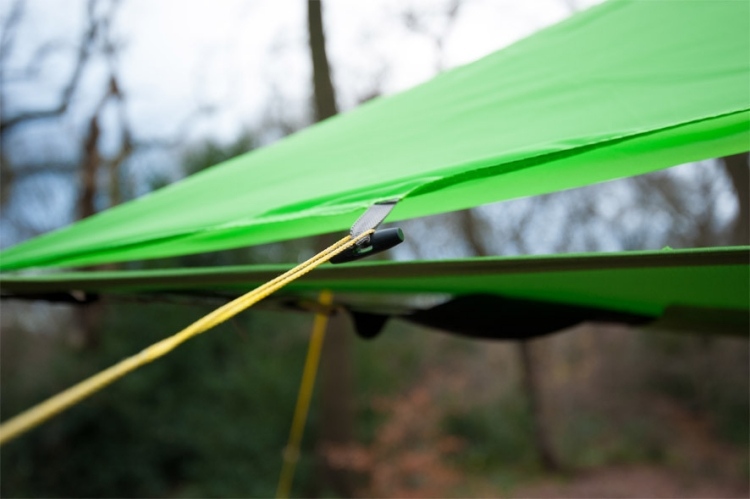 Vista-Baumzelt-Campingzelt-mit-speziellem-gestell-grün-stoff-wetterfest