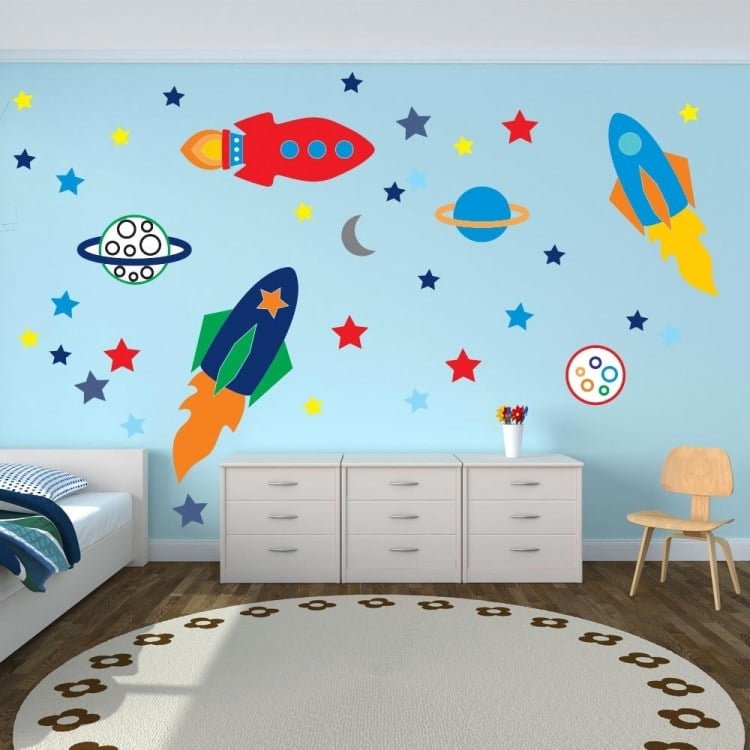 Wandtattoo-im-Kinderzimmer-Weltraumraketen-Jungenzimmer-wand-gestalten