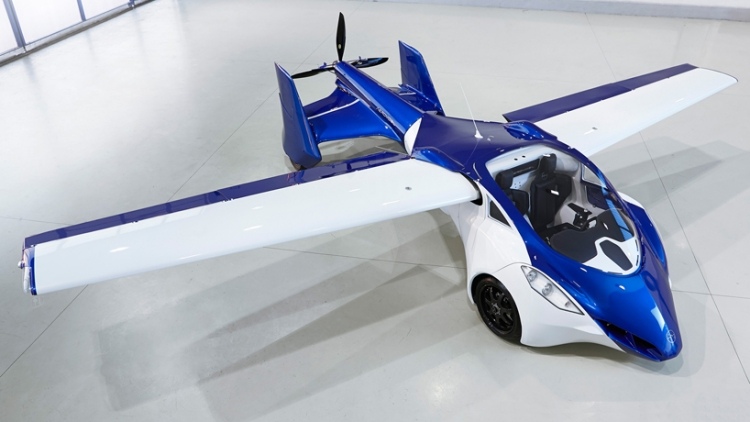 aeromobil-fliegendes-auto-ausgefahrene-fluegel