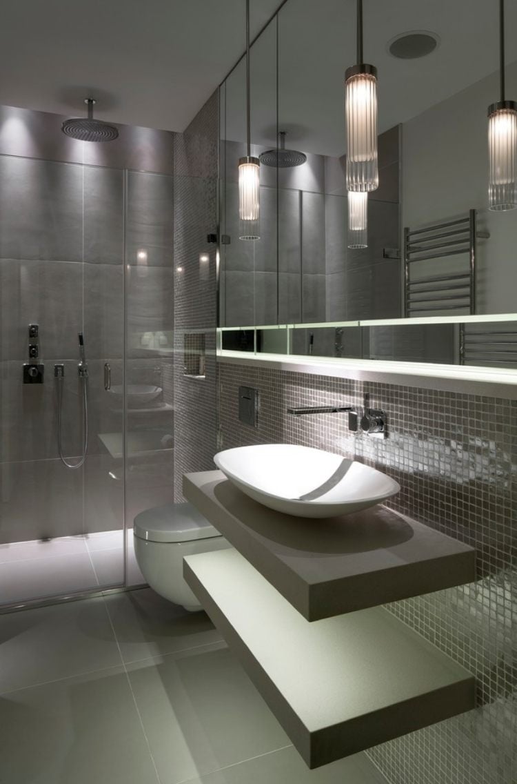 badezimmer fliesen 2015 grautoene-grossformatig-mosaik-indirekte-beleuchtung