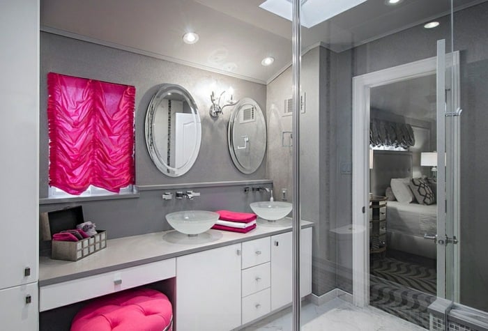 badezimmer grau pinke gardine dusche glas konsole