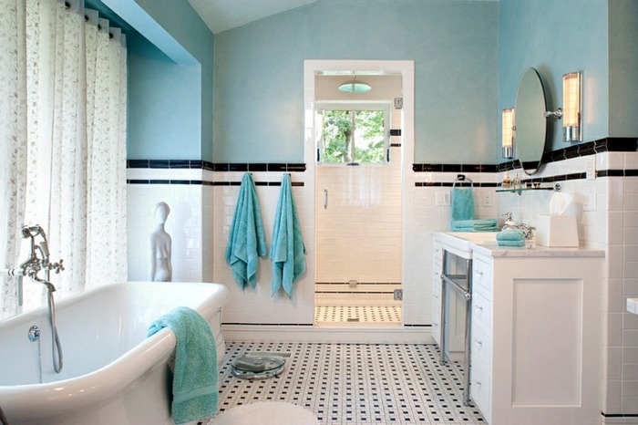 badezimmer klassisch gestalten farbe hellblau fliesen schwarz weiß