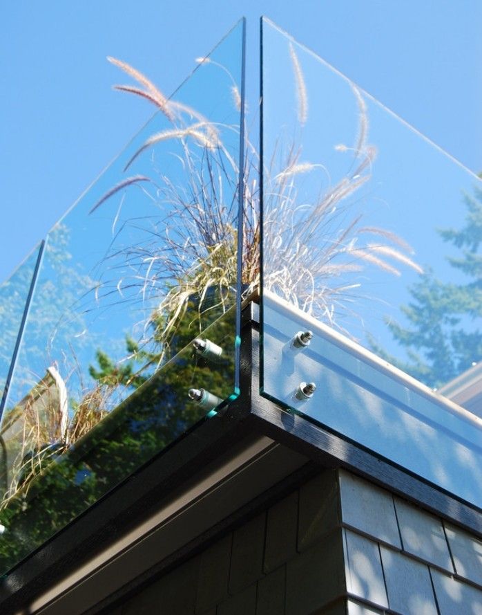 Balkongeländer Ideen glas rahmenlos detail-ziergraser-deko