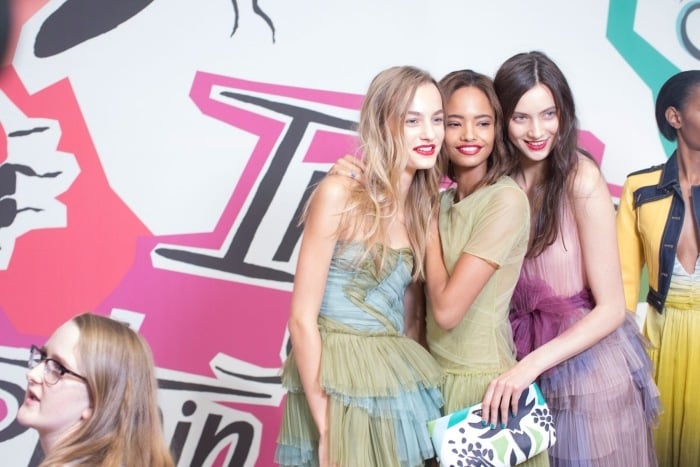 beauty-trends-make-up-im-frünling-2015-pinke-lippen-augen-nägel-naturfarben