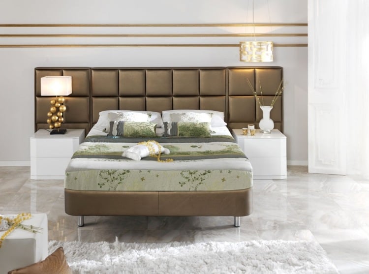 bettkopfteil-ideen-gepolstert-teppich-luxus-schlafzimmer-weiße-nachttische