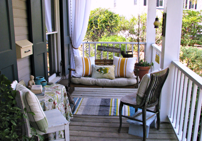 dekoideen veranda schaukel sofa outdoor teppich gestaltung