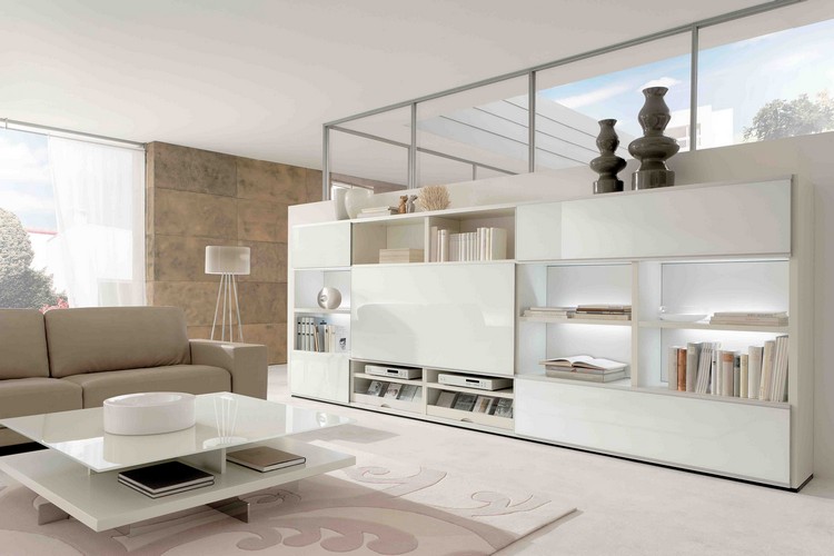 dekorationsideen-wohnzimmer-weisse-wohnwand-beleuchtung-kuegles-licht-beige-sofa