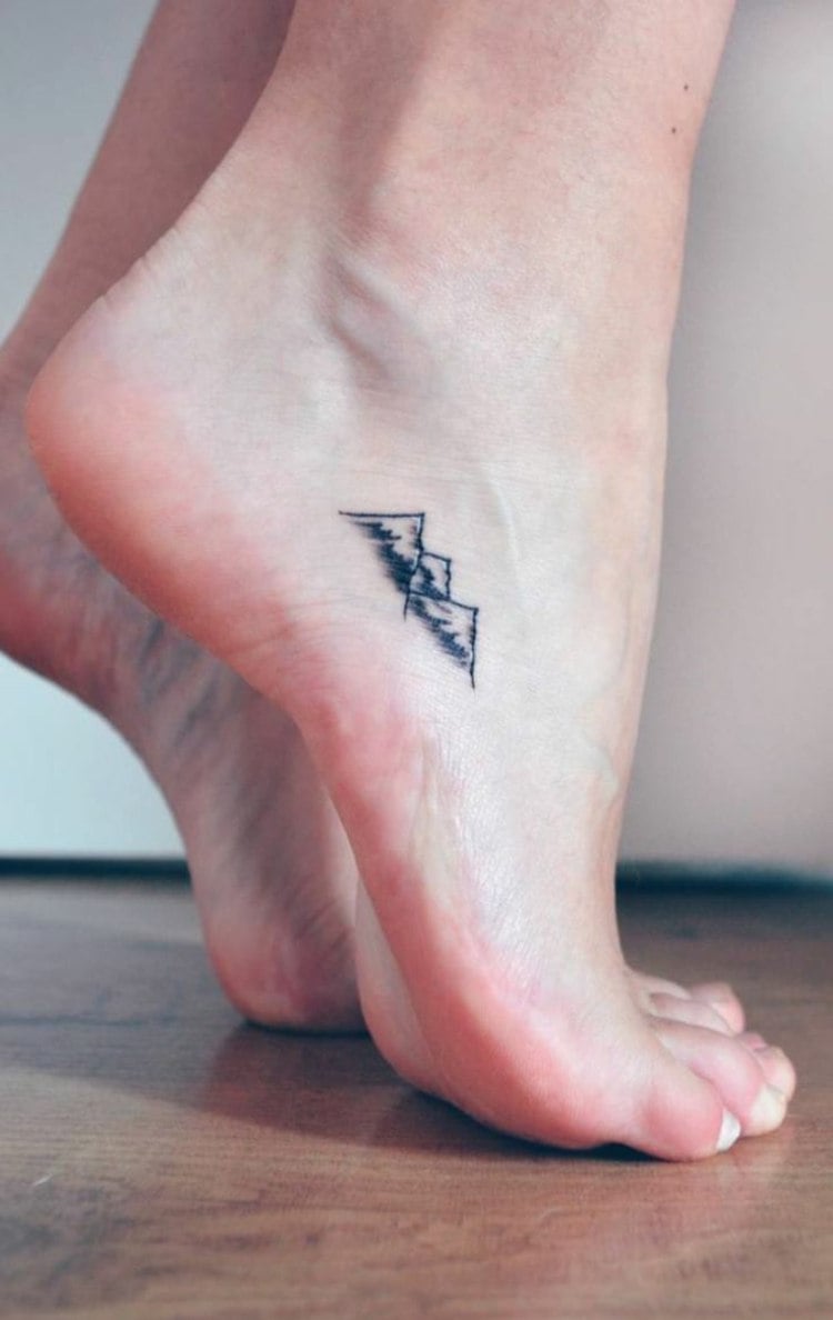 Für frauen tattoo dezente Tattoos Frau