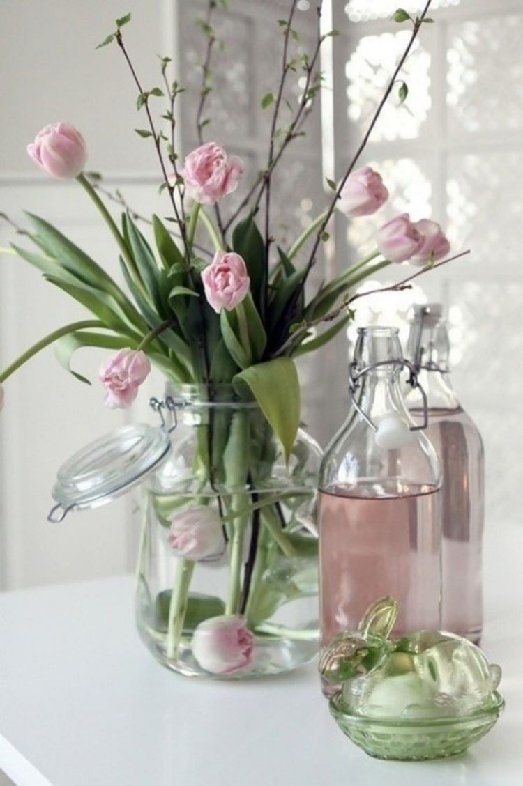 fruhlingsdeko-glas-ideen-einmachglas-flaschen-ros-tulpen