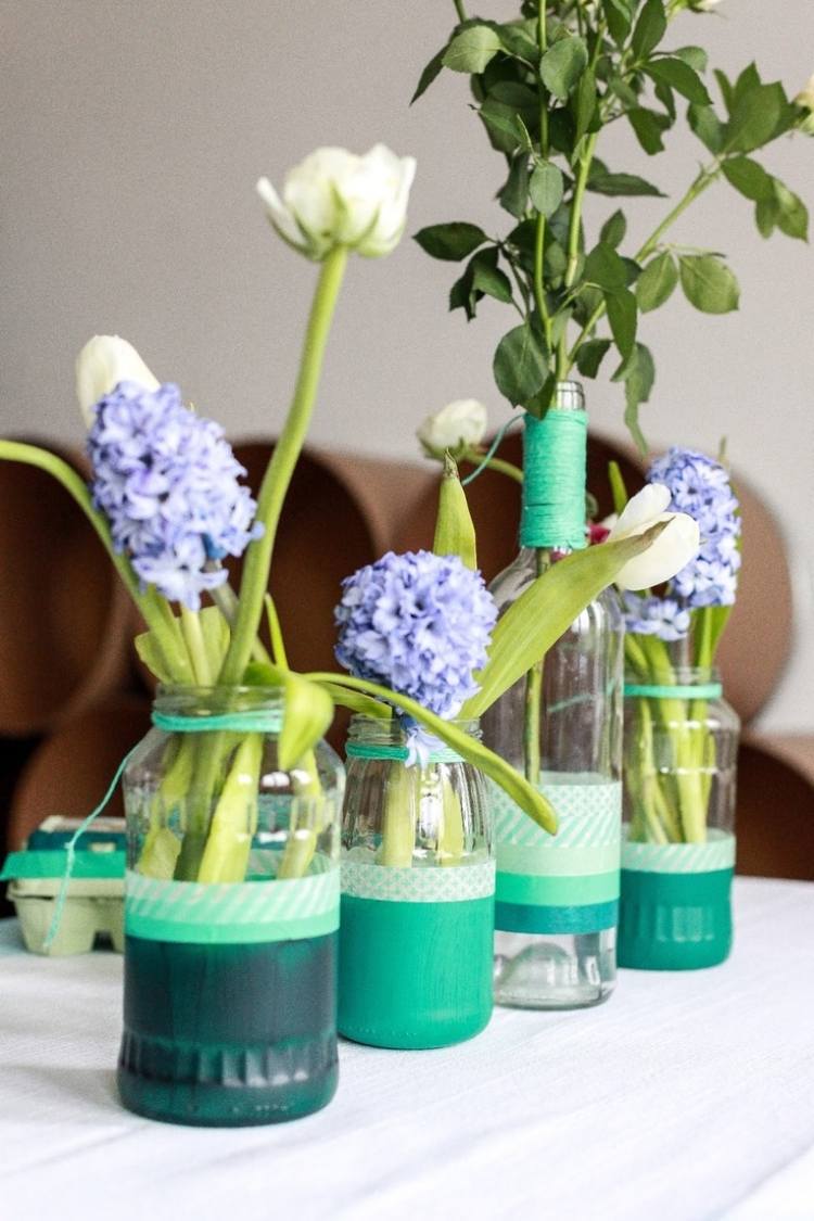 Frühlingsdeko im Glas ideen-washi-tape-dekorierte-einweckglaser-gruen-hyazinthen