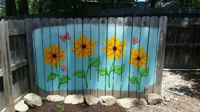 Как на даче раскрасить забор на даче фото