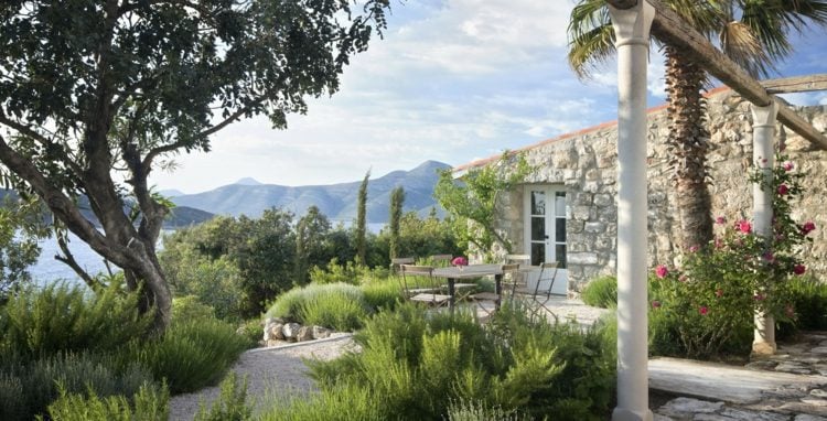garten und landschaftsbau mediterran rees roberts stein fassade terrasse