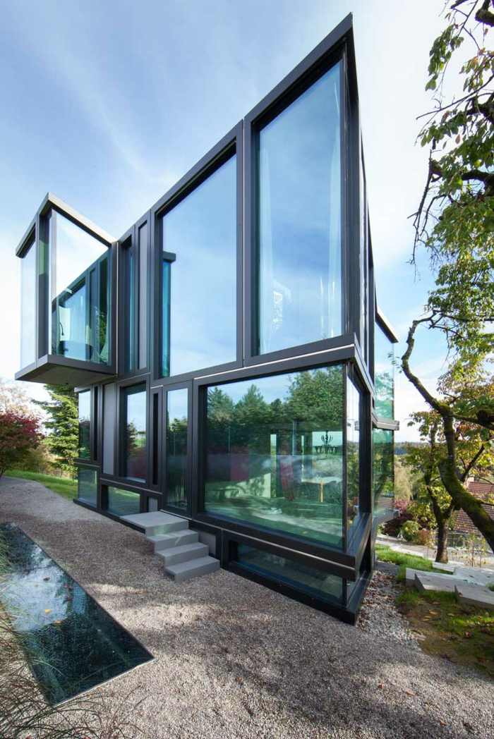 haus aus glas zürich architektur eingang gartenweg 
