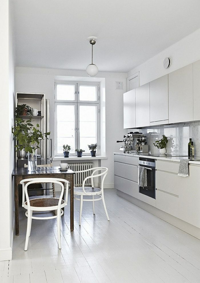 küche skandinavisch weiß tisch ofen küchenschrank stilvoll