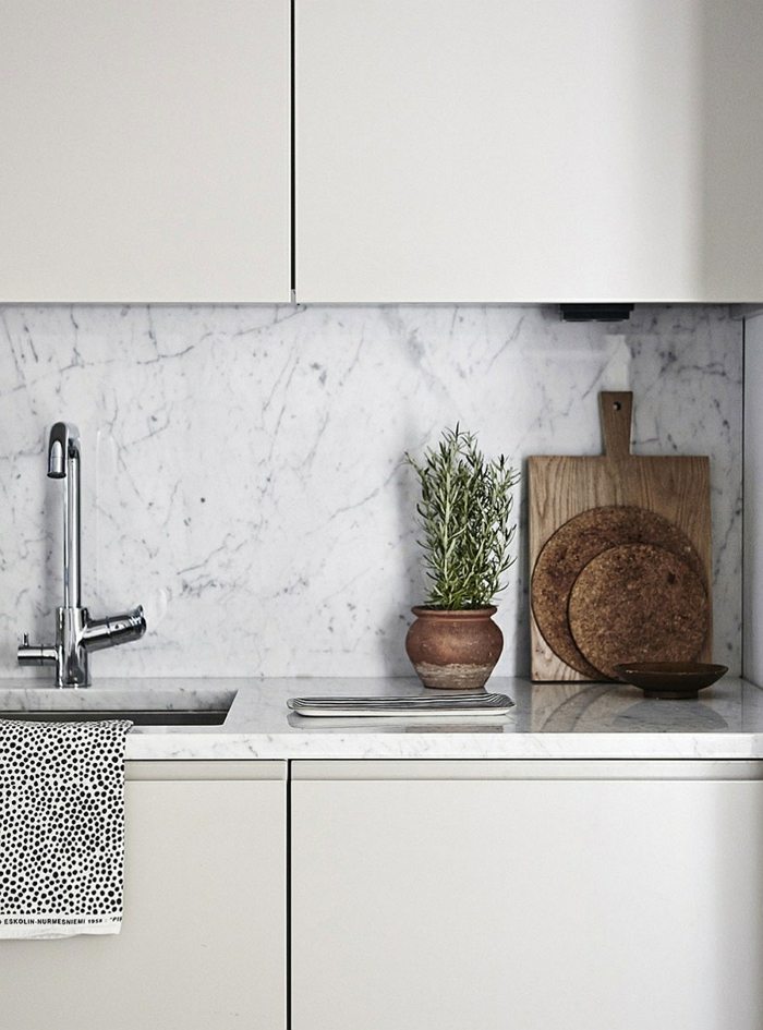 küche weiß spüle schrank design skandinavisch apartment helsinki