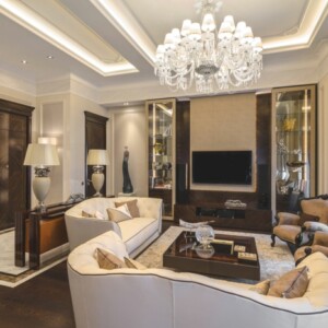 luxus wohnung wohnzimmer vorhänge gold holz teppich wohnwand