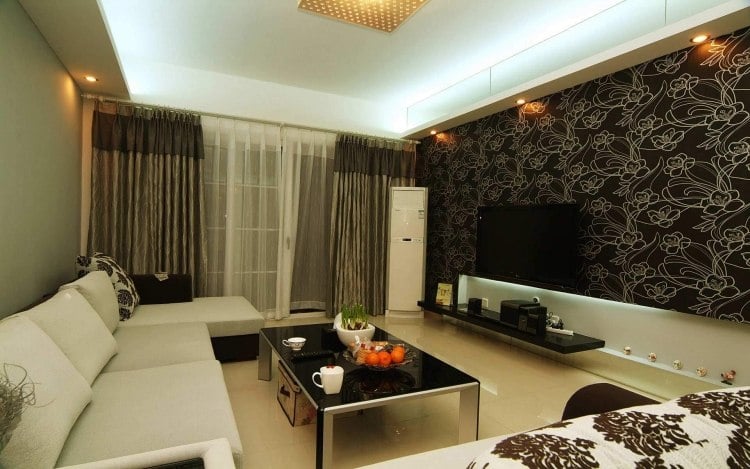 modernes-wohnzimmer-schwarz-weiss-beleuchtung-tapete