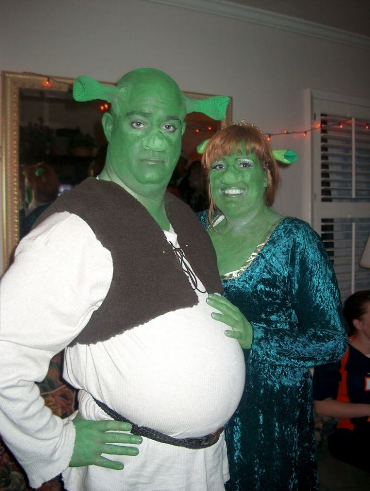 originelle-Faschingskostüme-Shrek-Prinzessin-Fiona-grüne-Gesichter