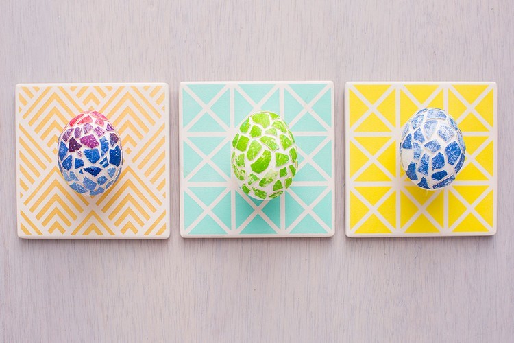 Ostereier dekorieren mosaik-effekt-verschiedene-farben