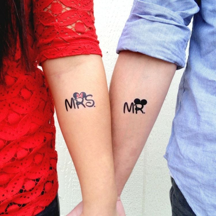 tattoo ideen für pärchen mr-mrs-mickey-mouse-minnie-ehepaar