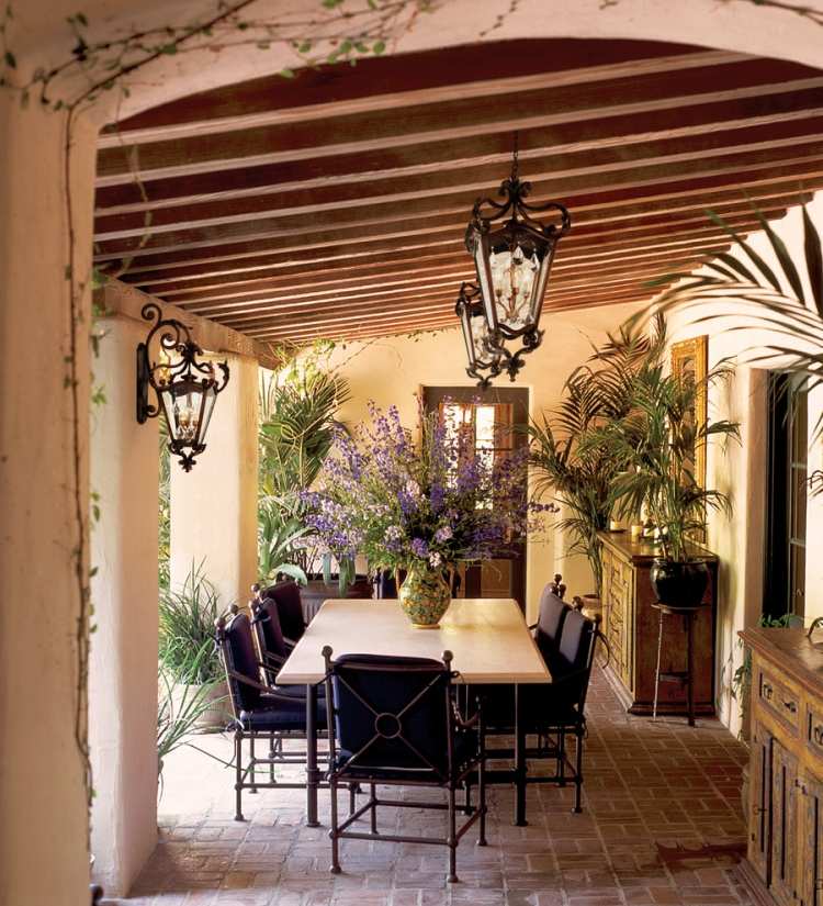 Terrassengestaltung und Einrichtung mediterran-stil-essbereich-palmen
