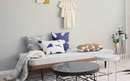 wohnung einrichten ideen sofa kissen muster ferm living