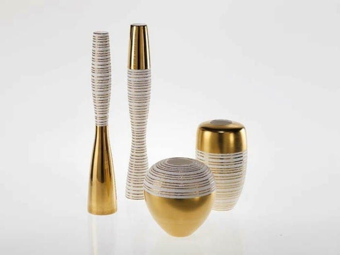 Ausgefallene-Wohnaccessoires-Porzellan-Vasen-Set-Gold-Elemente-ANTITHESIS-Fos-Ceramiche