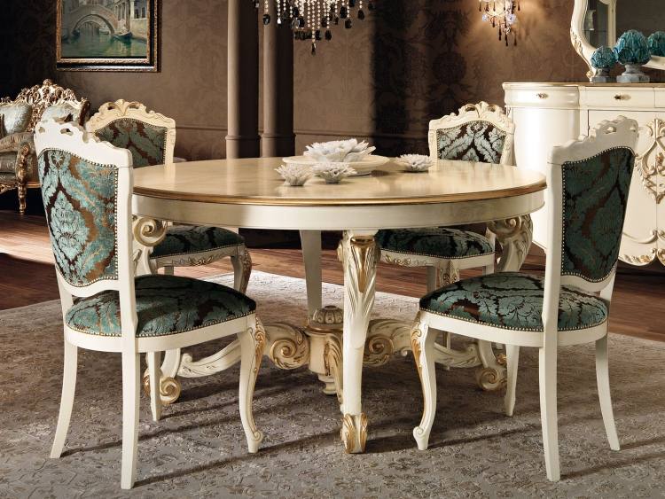 Barock-Möbel-Stühle-Ornamente-weiß-Polsterung