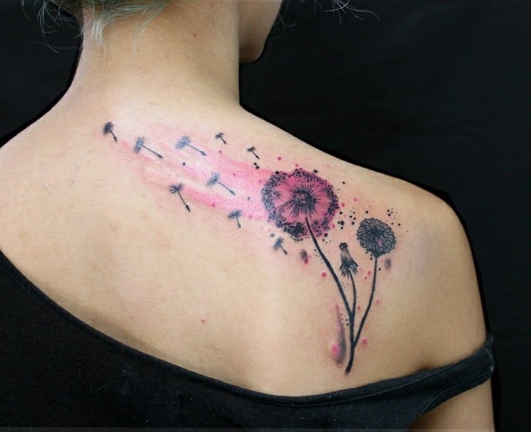 Blumen-Tattoo-Motive-Pusterblume-Schulterblatt-Ideen