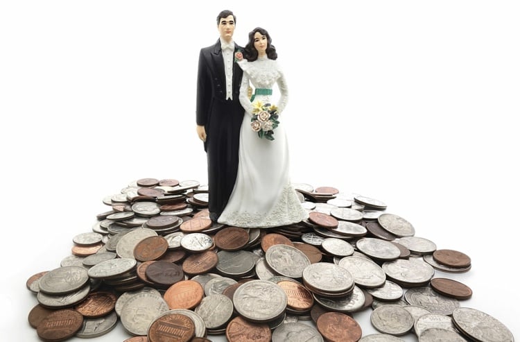 Brautpaar-Figur-mit-Geldscheine