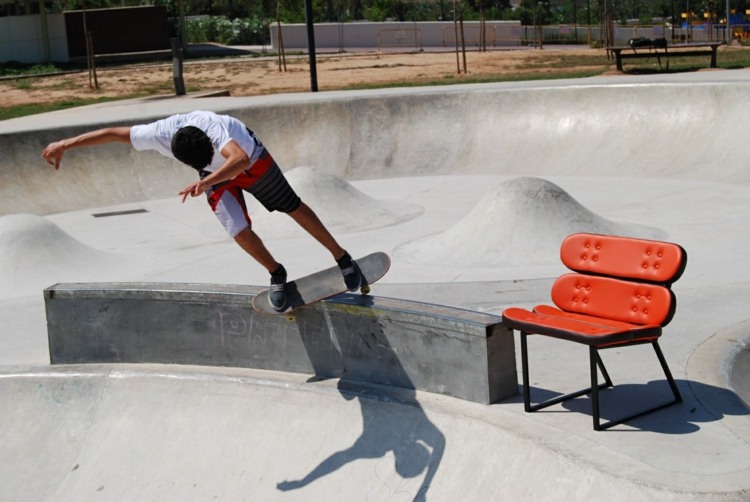 DIY-Möbel-Skateboard-Leder-Sitz-Polsterung-Ideen