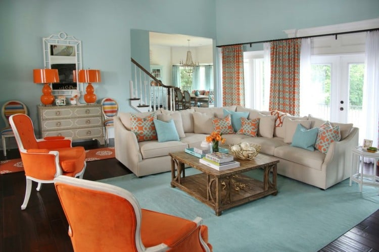 Einrichtung im Karibik-Stil-Wohnzimmer-orange-Farbakzente
