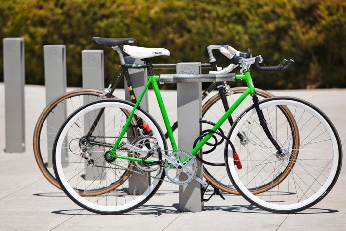 Fahrradparker-Fahrradständer-Design-modern-platzsparende-Modelle