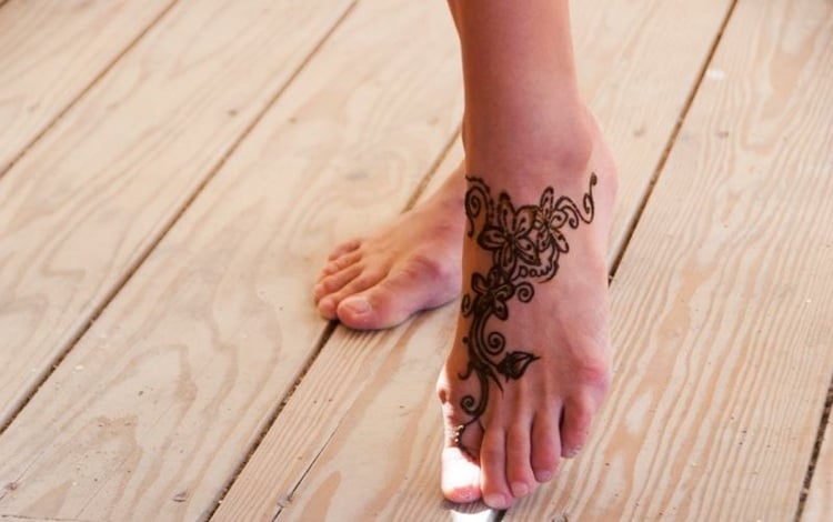 Henna-Tattoo-Schablone-Fuss-malen