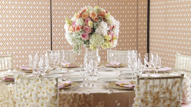 Hochzeit-Tischdeko-Blumen-Ideen-Bilder