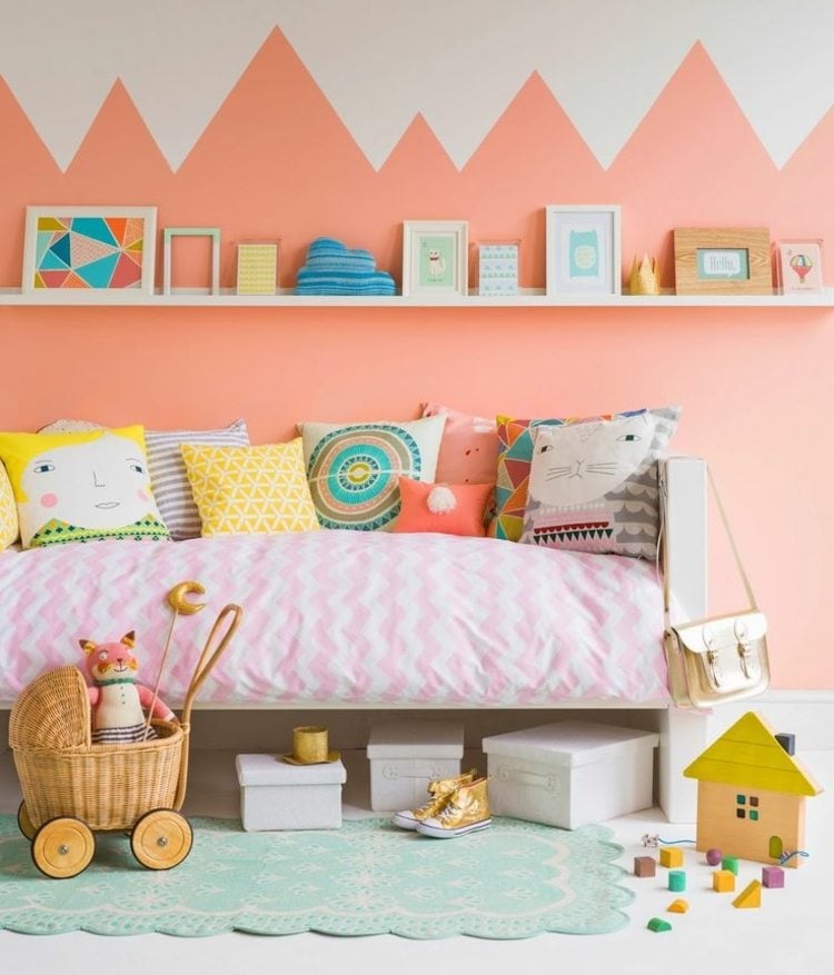 Kinderzimmer-skandinavisch-Stil-Wandgestaltung-zwei-Farben