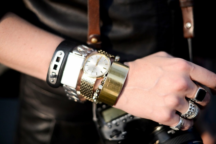 Modetrends-Accessoires-Armbänder-Armbanduhr-Damen
