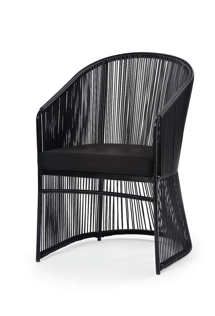 Möbelstücke-für-draußen-bedeckt-mit-Sunbrelle-Stoffen-Tibidabo-Armstuhl-schwarz-aluminium