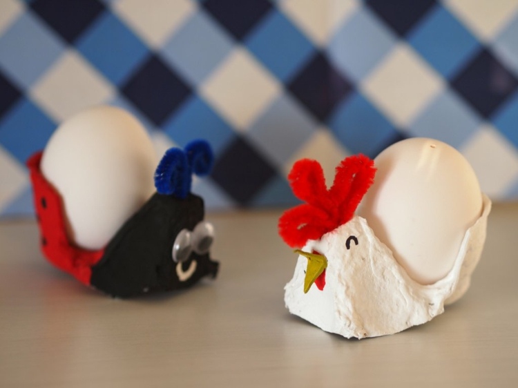 Osterbasteln-mit-Kindern-Eierkarton-Hahn-Eierbecher