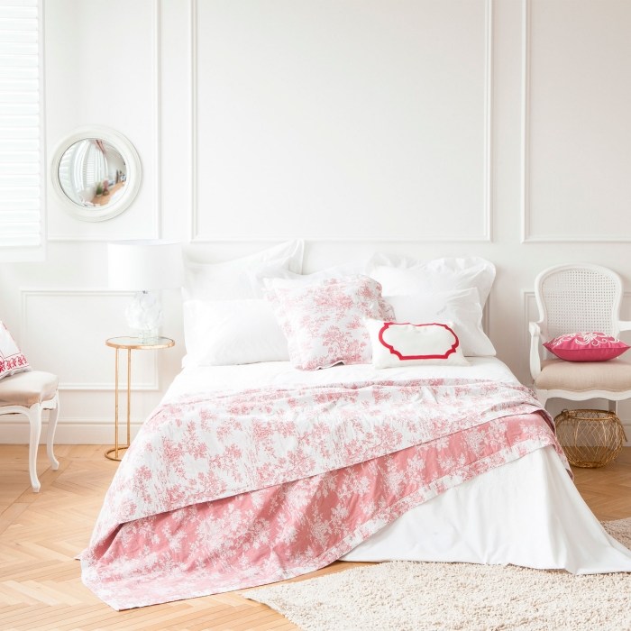 Tagesdecken-Zara-Home-Kissenbezüge-Pflanzenmotive-rosa-weiss