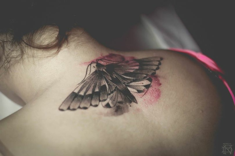 Tattoo-Bilder-Ideen-Schulterblatt-Schmetterling