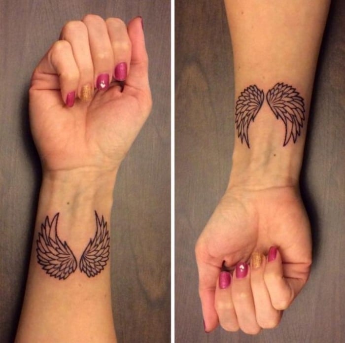 Tattoo-Design-Ideen-Handgelenk-Engelsflügel