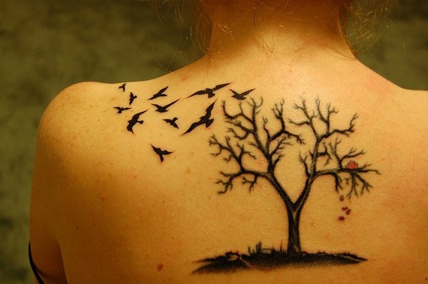 Tattoo-Ideen-Baum-Vögel-Motive